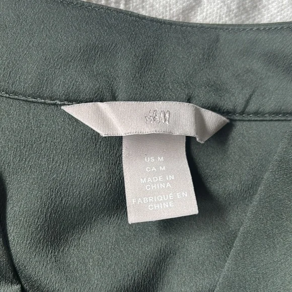 💥 H&M Blouse - Picture 2 of 11